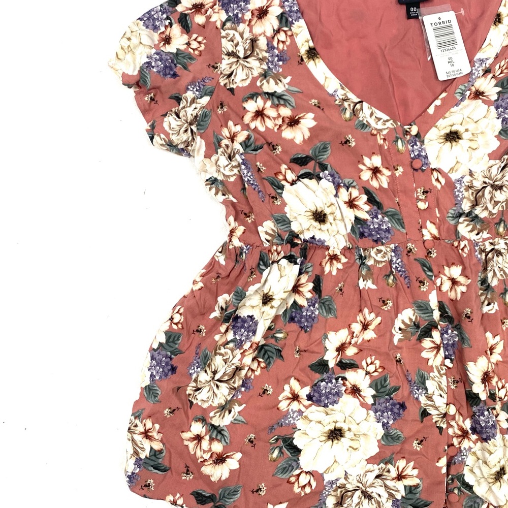 TORRID (00x) M/10 DUSTY ROSE FLORAL CHALLIS BUTTON BABYDOLL FLUTTER TOP - Picture 2 of 5